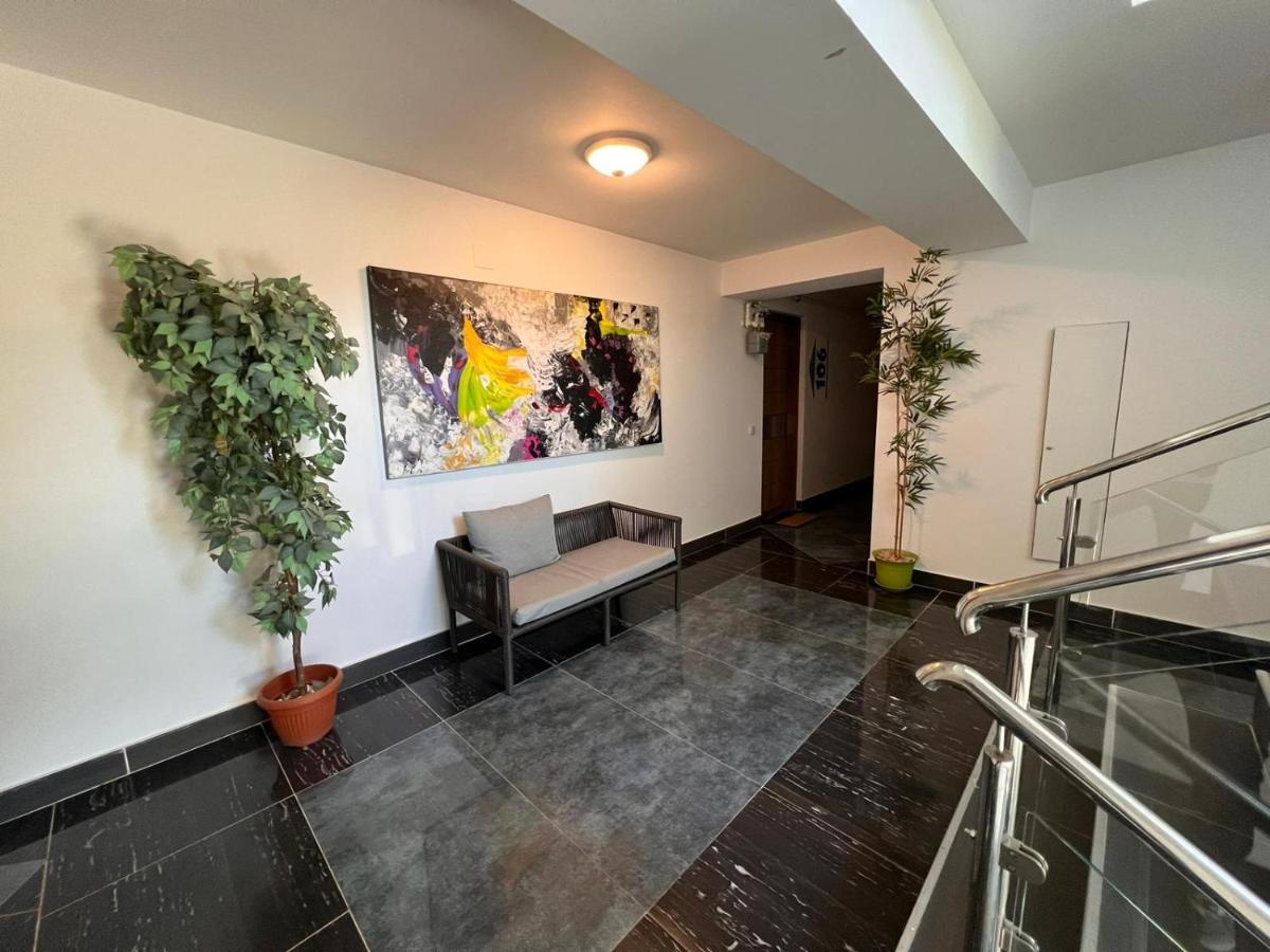 Terrace Apartments Otopeni ! Extérieur photo