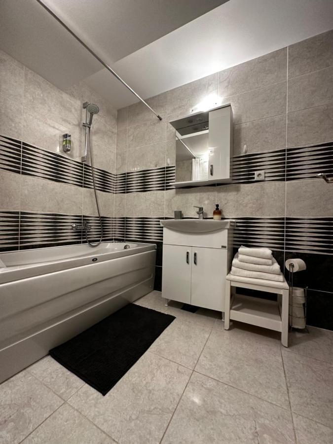 Terrace Apartments Otopeni ! Extérieur photo